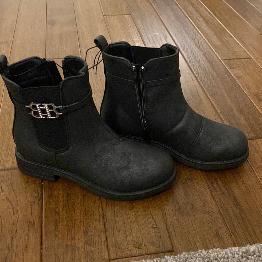 New Bebe Girls Size 2 matte black with shimmer and bling booties zip sides boots